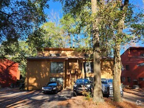 Building Photo - 2885 Par Ln