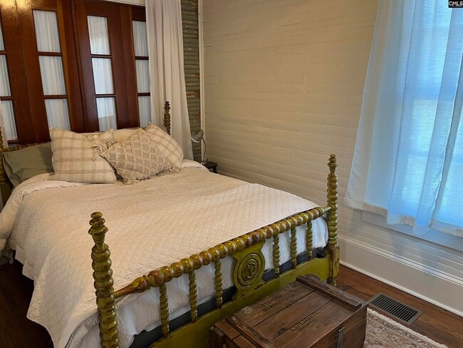 Building Photo - 214 Augusta St