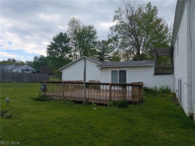 Building Photo - 707 Bell Rd