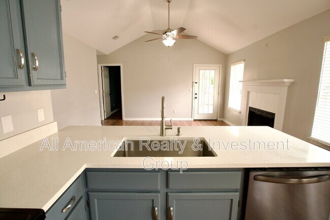Building Photo - 1911 Summer Hills Ln