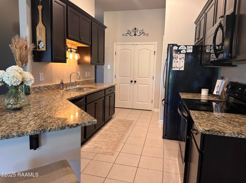 Building Photo - 209 Stanwell Ave