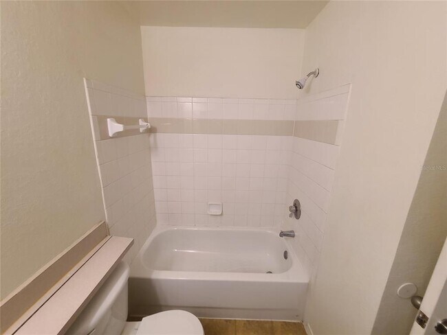 Building Photo - 5903 Willow Ridge Dr