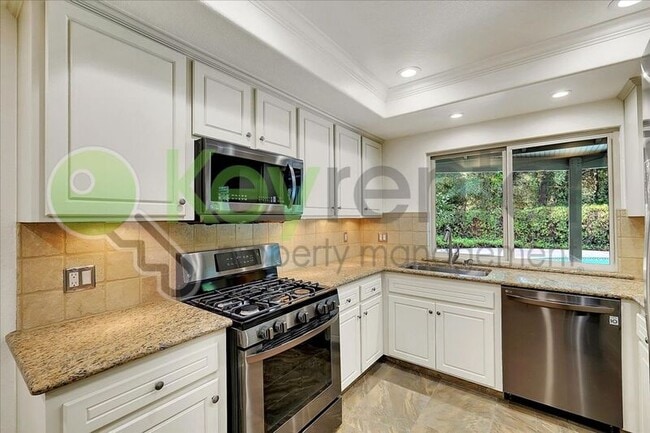 Building Photo - 304 Diamond Oaks Rd