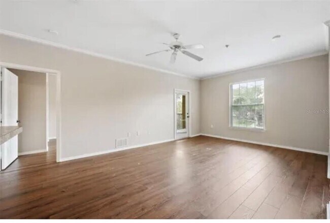 Building Photo - 10209 Courtney Palms Blvd