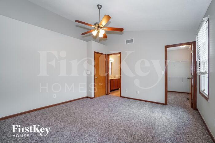 Building Photo - 1547 S Hunters Dr