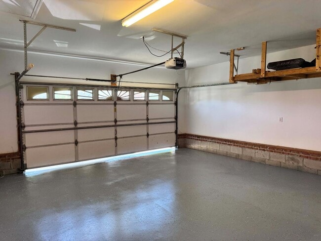 Building Photo - 6331 Shire Ln
