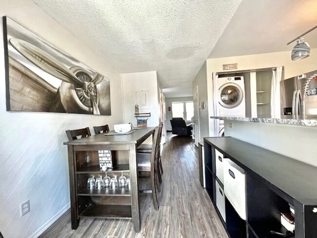 Building Photo - FURNISHED Two Bedroom Two Bath Condo on th...