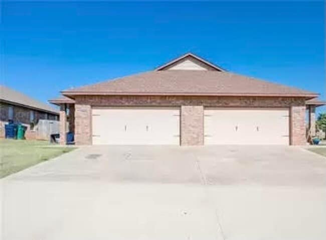 Primary Photo - 1/2 Off the 1st Month's Rent - 6 Month Lea...