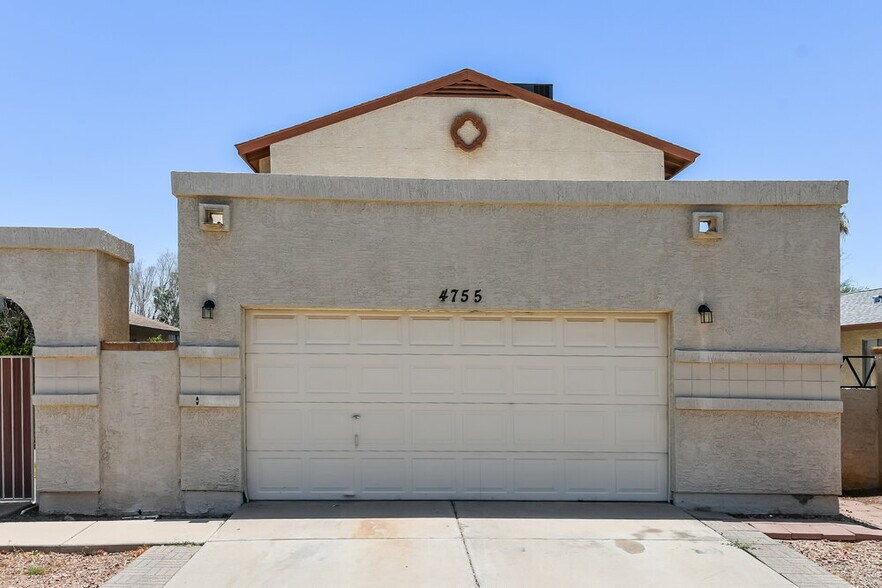 Primary Photo - 4755 W Wahalla Ln