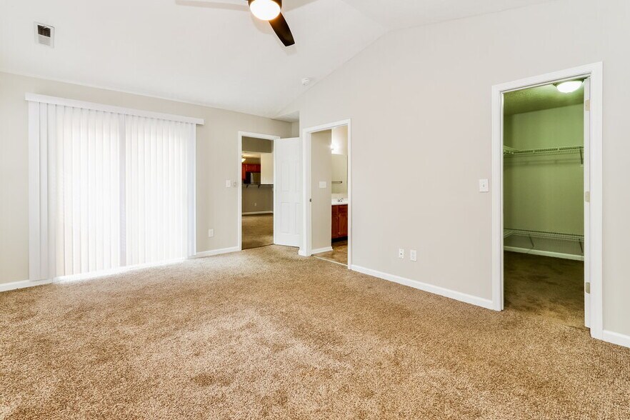 Building Photo - 8008 Grandmeadow Ln