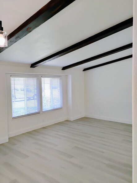 Building Photo - 9911 Voyager Cir