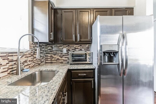 Building Photo - 6103 Red Squirrel Pl