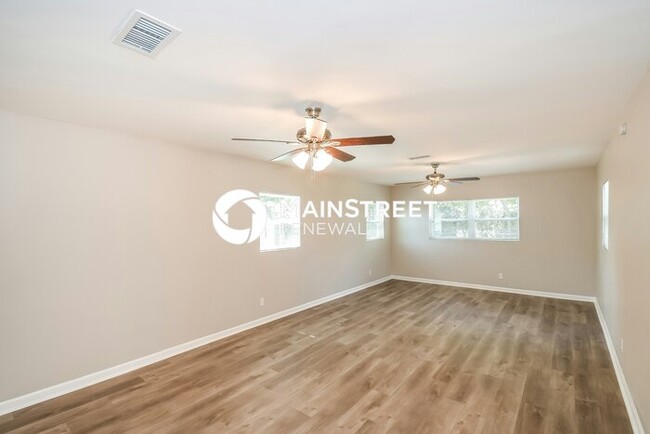Building Photo - 10560 Citrus Ln