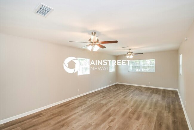Building Photo - 3 Bedroom Pet-Friendly Home in Jacksonvill...