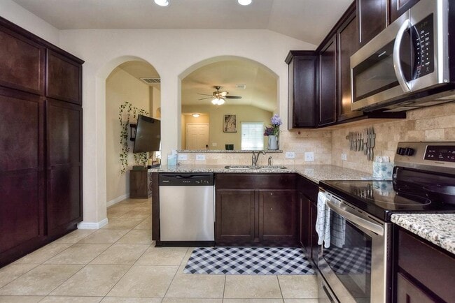 Building Photo - 404 Craters of the Moon Blvd