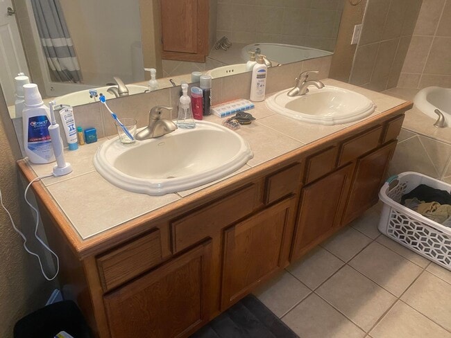 Building Photo - Italian Estates Property Management