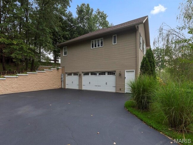 Building Photo - 205 Paul Pl