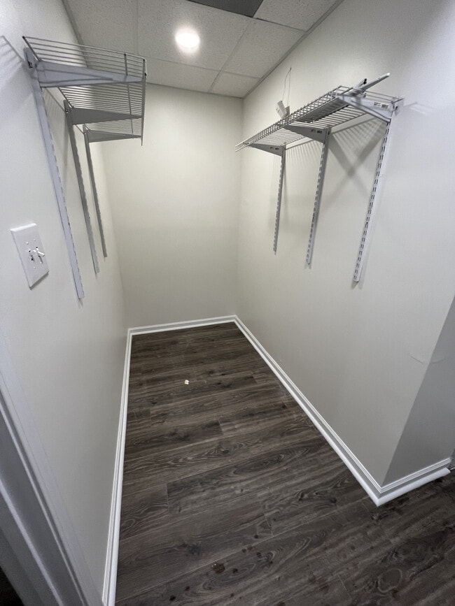 Building Photo - 6620 Little Mill Rd