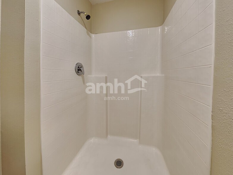 Building Photo - 3293 Carlotta Rd