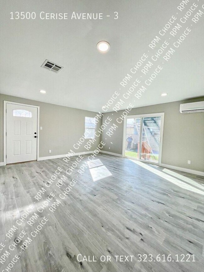 Building Photo - 13500 Cerise Ave