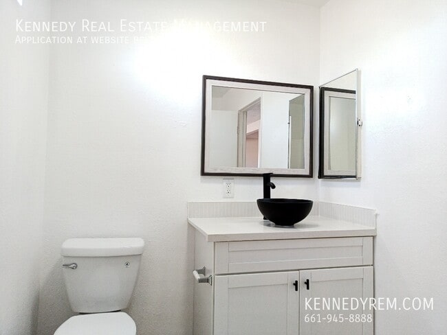 Building Photo - 4849 W Avenue L14-Apt 2