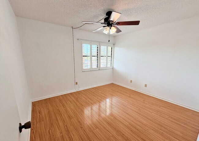Building Photo - Spacious 2 Bed / 2 Bath Condo – 55+ Community | Largo, FL