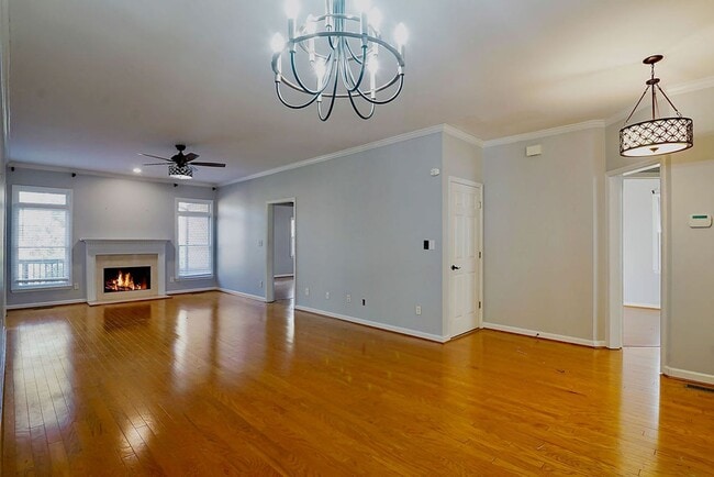 Building Photo - Convenient 3BR/2BA in Homewood