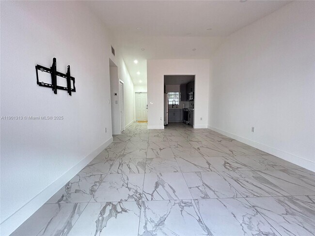 Building Photo - 5214 W 24th Way