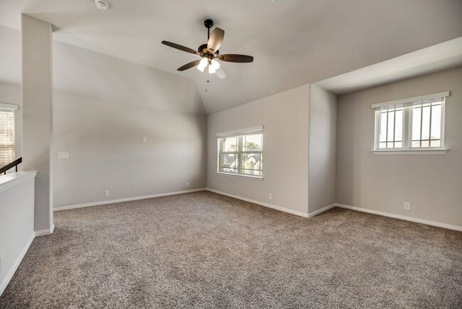 Building Photo - Checkout This 4 bed 2.5 bath 2827 sqft - Paloma Creek Beauty!!!