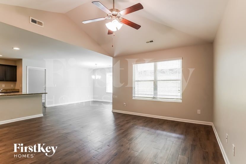 Building Photo - 4631 Woodford Cir