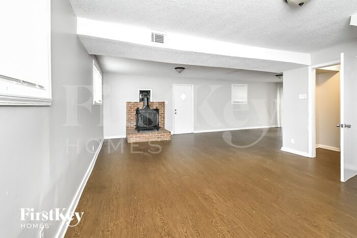 Building Photo - 3082 Earnett St