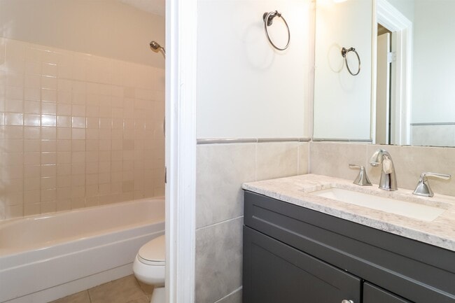Building Photo - 5707 Heartwood Dr