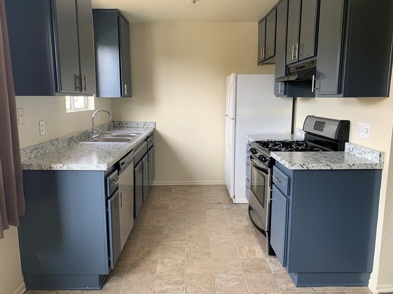 Building Photo - 16481 Waterway Cir