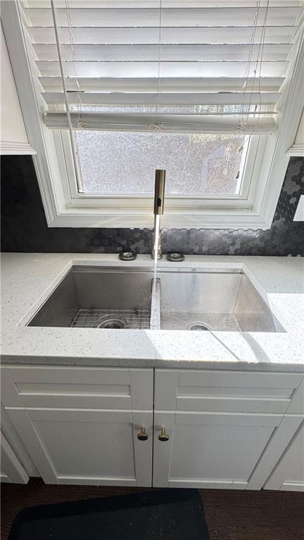 Building Photo - 552 Sybil Ln SE