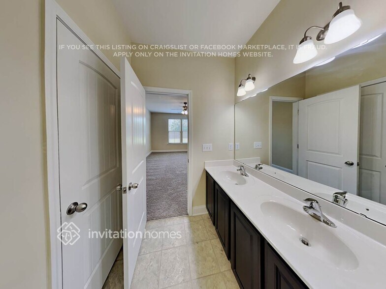 Building Photo - 143 Davelyn Ct