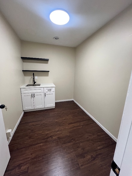 Building Photo - 508 E Broad St