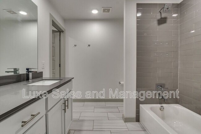 Building Photo - 13508 Vinita Dr