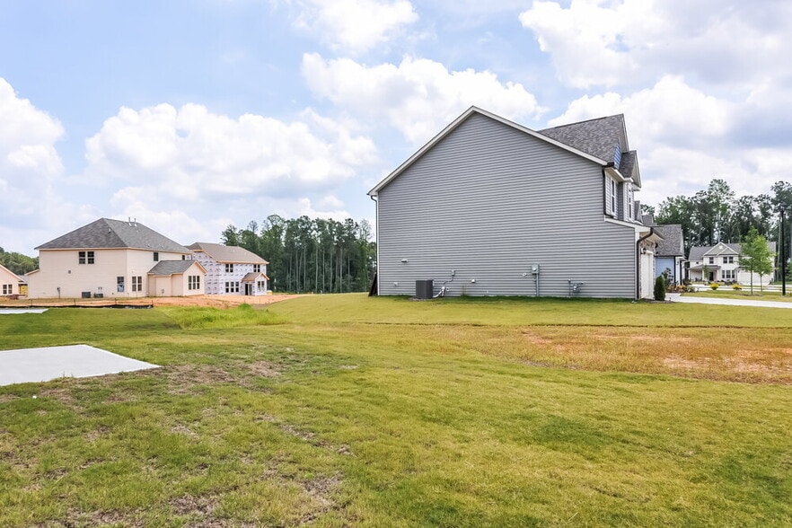 Building Photo - 422 River Dell Townes Ave