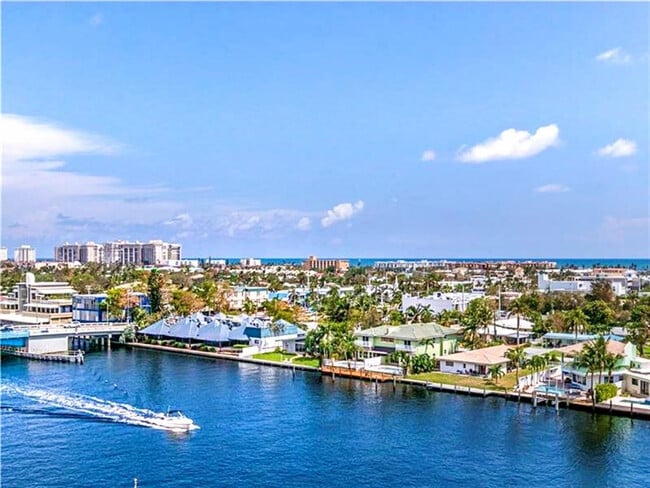 Building Photo - 3100 NE 48th St