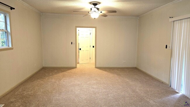 Building Photo - 204 Springdale Dr