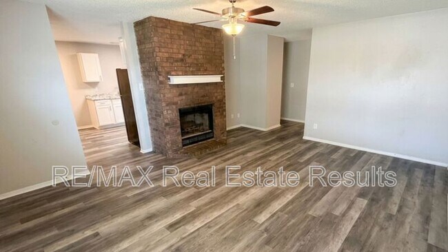 Building Photo - 4416 Acoma St
