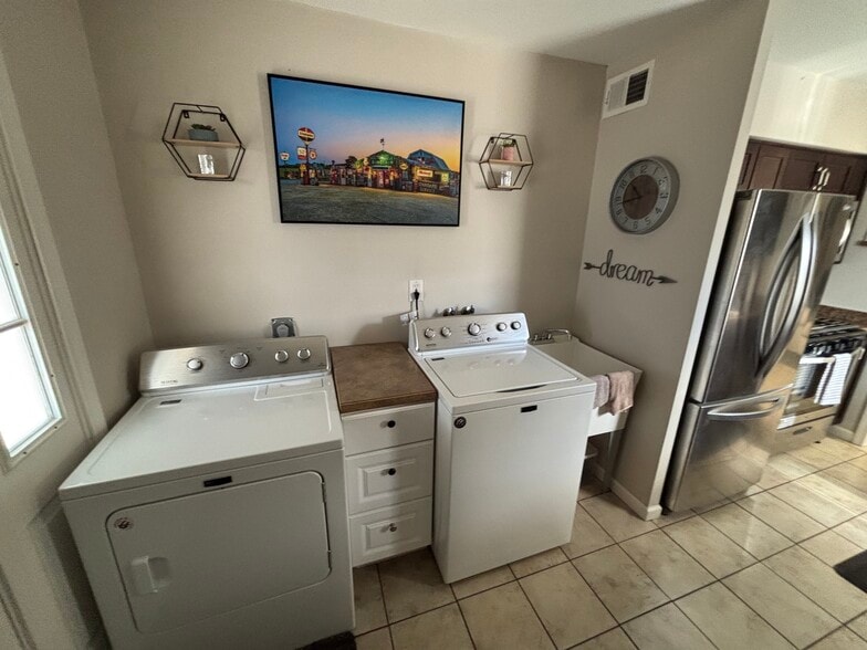 Building Photo - 4012 E 27th St