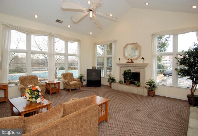 Building Photo - 14301 Grape Holly Grove