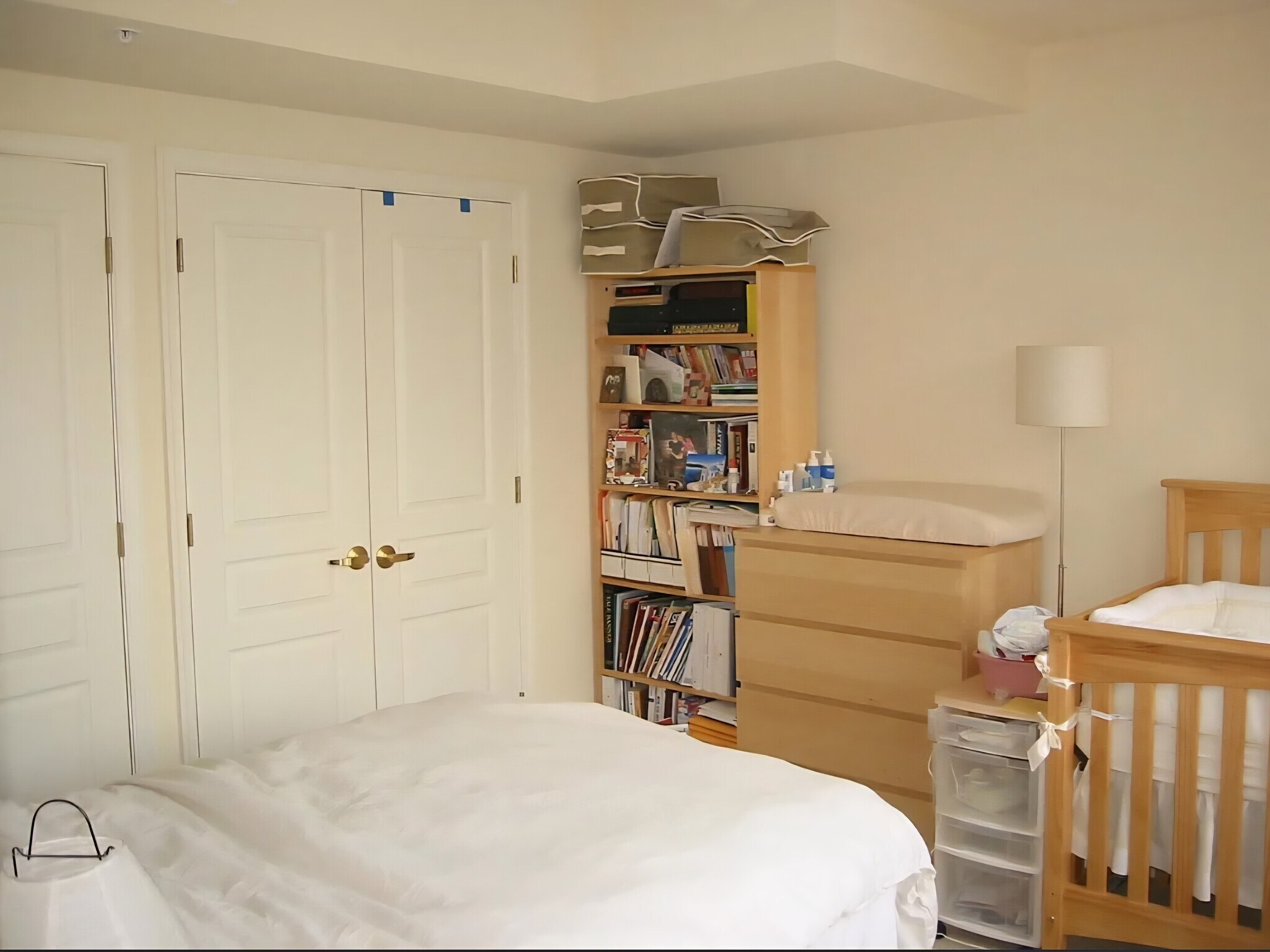 Spacious bedroom fitting king bed and with ample closet space - 616 E St NW