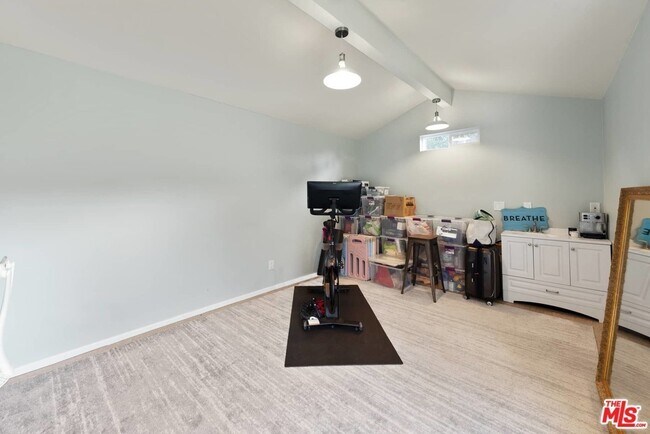 Building Photo - 1728 W 39th St