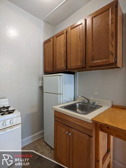 Building Photo - 2827 N Burling St