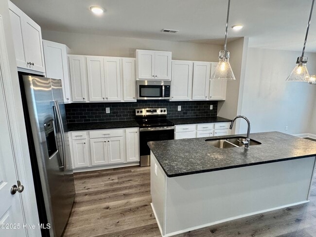 Building Photo - 1404 Hartley Ln