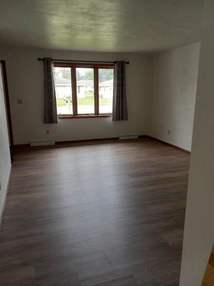 Building Photo - 1244 Primrose Ln