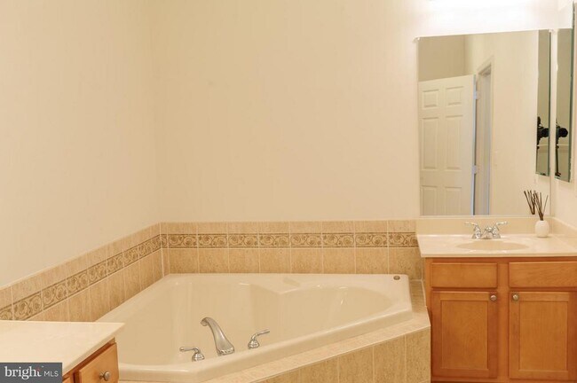 Building Photo - 10205 Wincopin Cir
