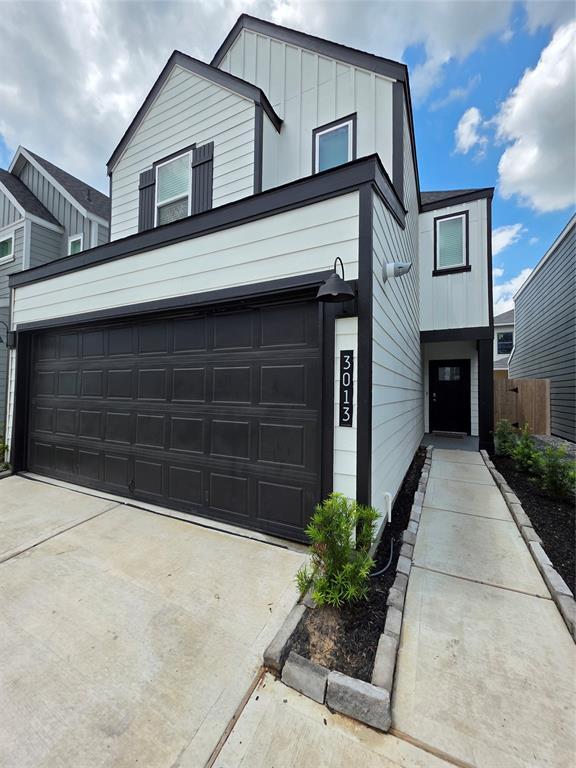 Building Photo - 3013 La Latina Dr